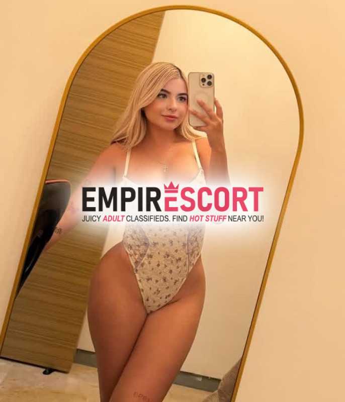 candente rubia que ha llegado para complacerte