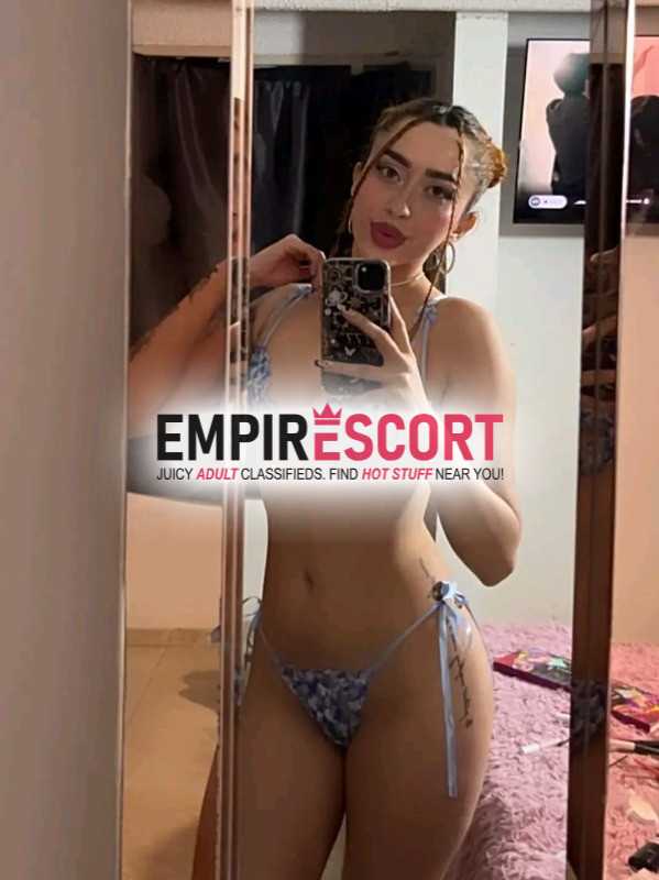 cajica chica extrovertida en cama. escribeme te ofrezco mis mejores servicios virtuales presenciales y domicilio
