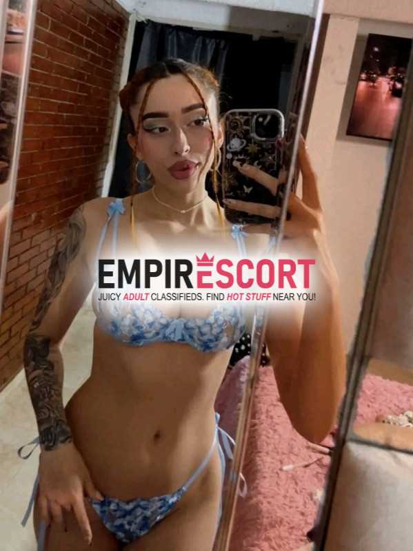 cajica chica extrovertida en cama. escribeme te ofrezco mis mejores servicios virtuales presenciales y domicilio