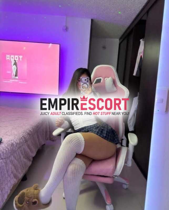 nena divertida juguetona y traviesa en el cama súper sumisa en el encuentro