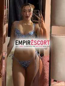 cajica chica extrovertida en cama. escribeme te ofrezco mis mejores servicios virtuales presenciales y domicilio