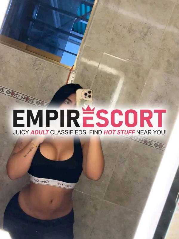 caliente chica disponible para cumplir tus fantasías