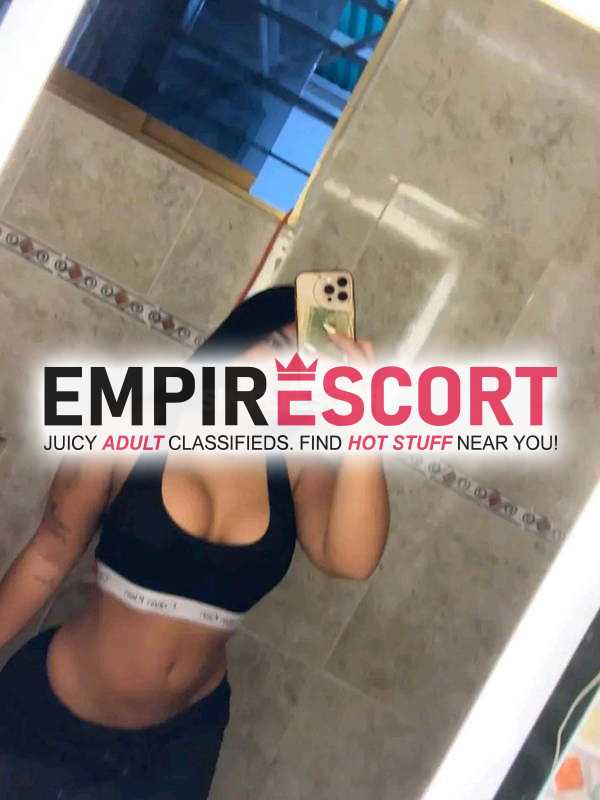 caliente chica disponible para cumplir tus fantasías