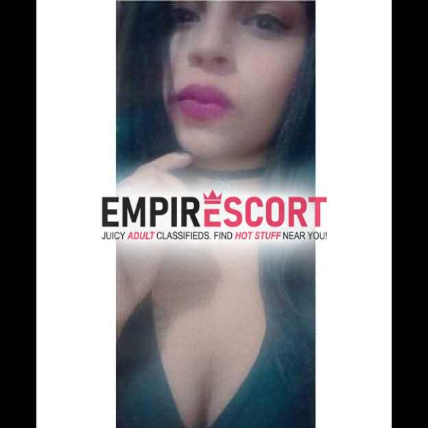 disponible 
morena buena cola y senos grandes.
mido 1 '60
ubicada en kennedy_bosa
oral al natural