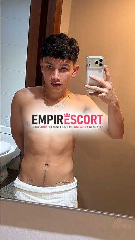 jovencito universitario curioso y sensual