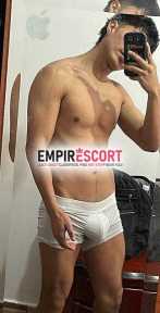 joven universitario caliente disponible