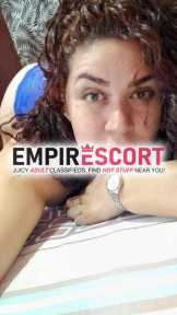 hermosa mona crespa divinas curvas disponible para ti