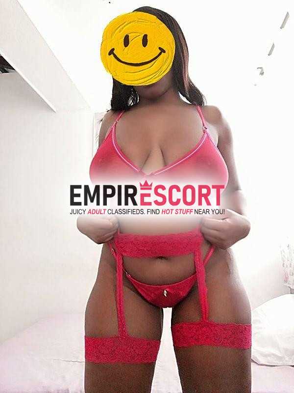 negra curvy culona tetona.