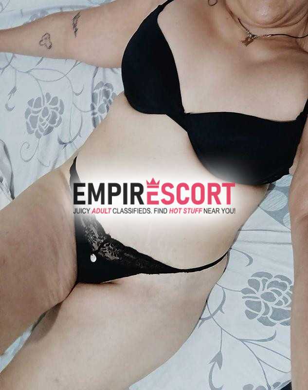 somos pareja quiero cumplirle fantasía mi mujer de estar los dos y otra chica escribir solo chicas realmente interesadas serías y respetuosas