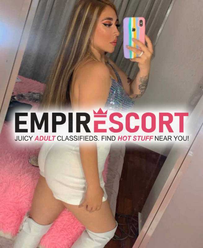 una chica totalmente compra diente caliente y vertía en cama de mente abierta