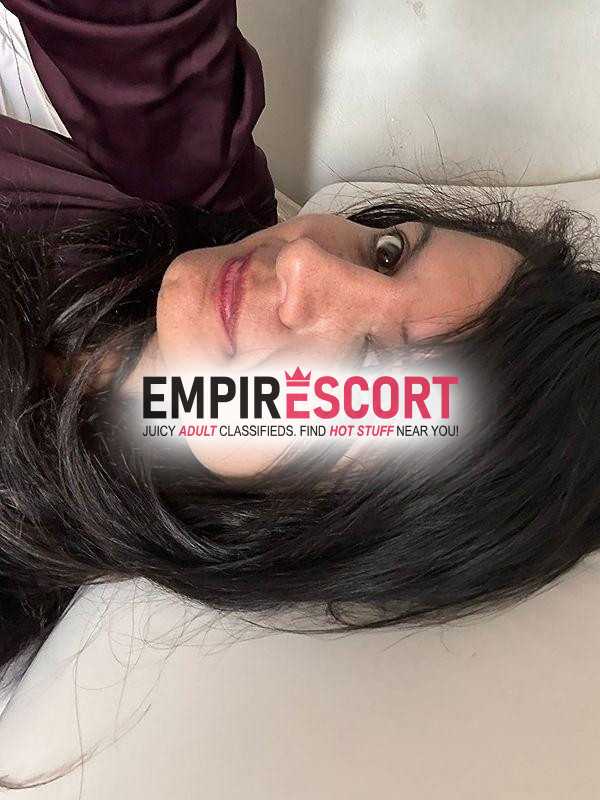 ashly joven universitaria versatil y experta en primerizos compañia de etiqueta sin cronómetro