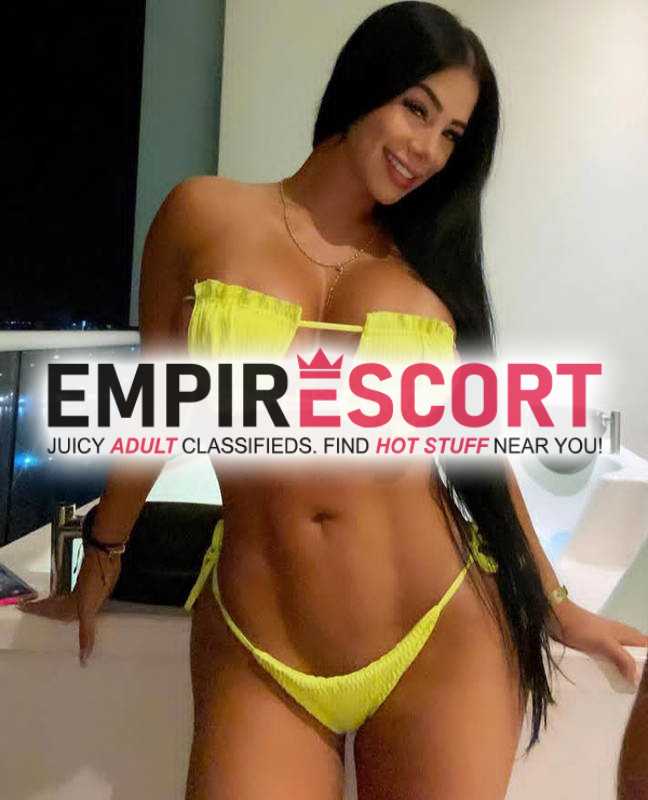 hermosa modelo muchos deseos de complacerte y sastifacerte