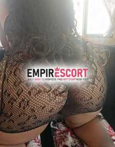 trigueña senos grandes nalgas grandes y pelo crespo largo