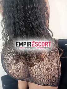 trigueña senos grandes nalgas grandes y pelo crespo largo
