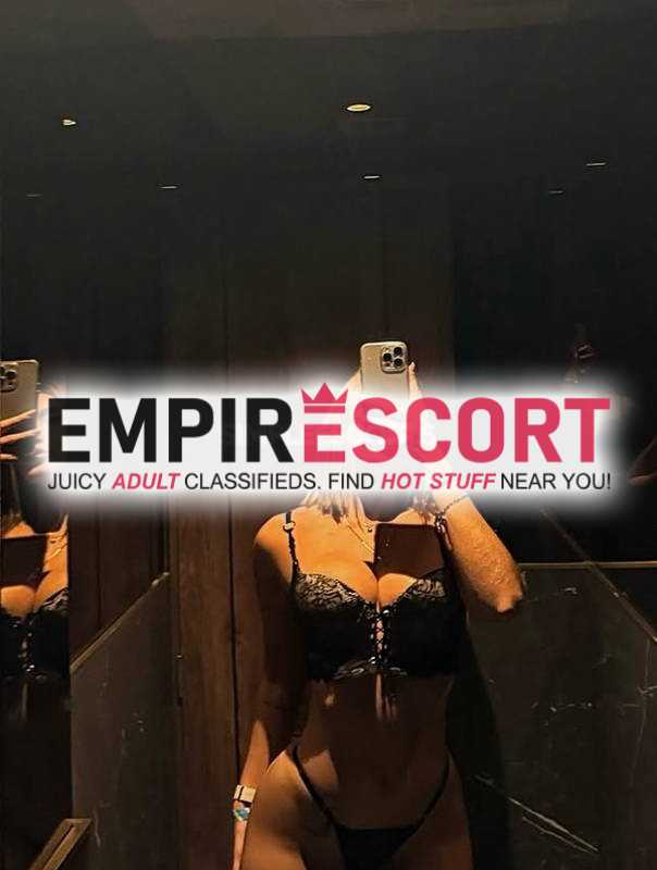 una chica totalmente abiertamente disponible para cumplir tus deseos sexuales