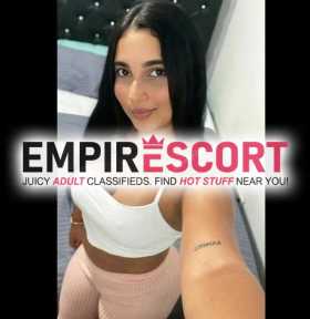 una chica totalmente abiertamente disponible para cumplir tus deseos sexuales