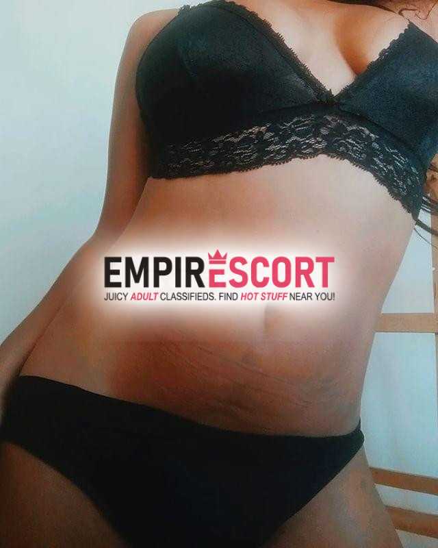 hola chicos soy sara linda y tierna morena samaria myu sensual y complaciente.