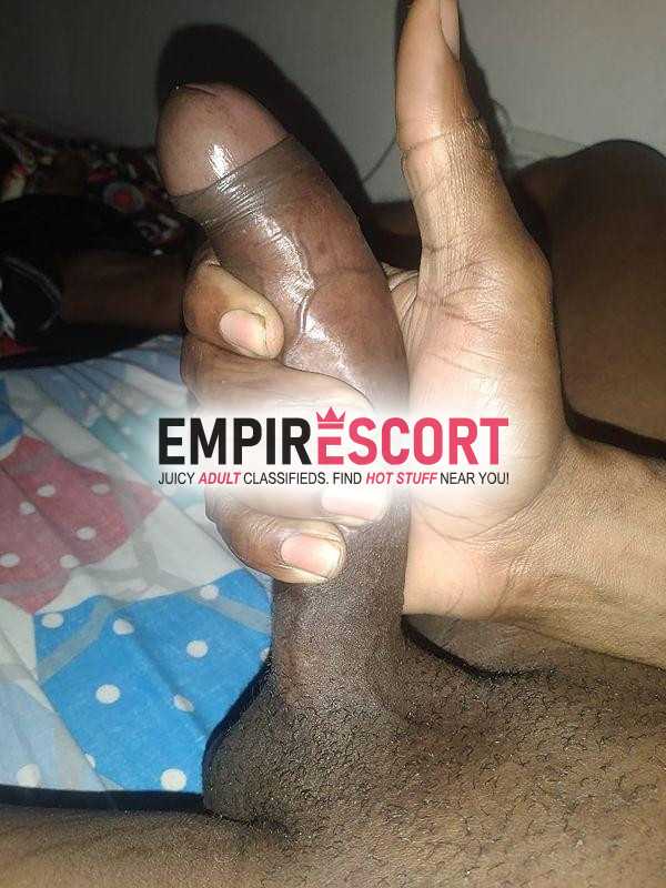 no cobro. no pagó. soy hombre de 33 años. moreno🤴🏾 simpático aseado. me gusta oler super rico. dotado. busco encuentros casuales mujeres de 18