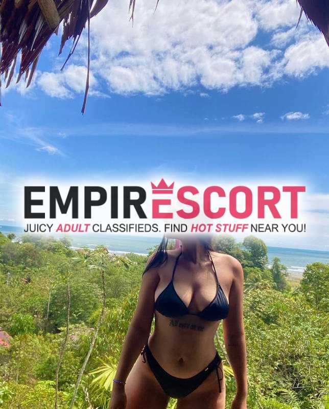 erótica en cama pervertida linda y sensual