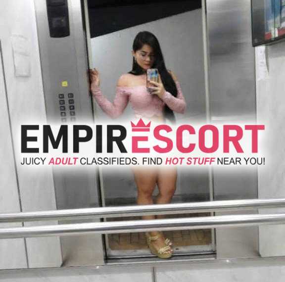 joven y linda dama de compañía dispuesta cumplir tus deseos