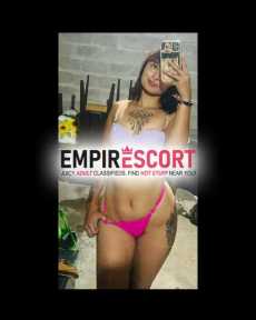 hermosa colegiala amateur estrecha