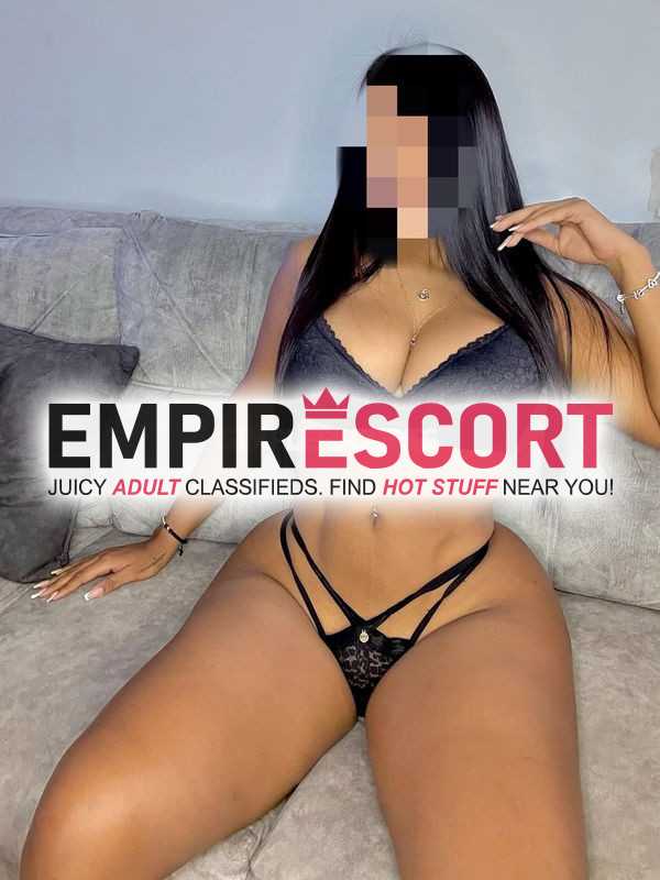 hermosa morena adicta al mejor sexo