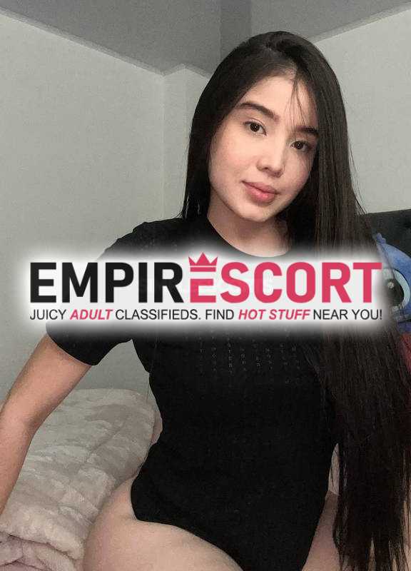linda chica y complaciente llegó para complacerte