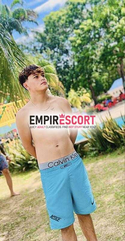 chico joven versátil más activo verga de 20cm caliente dispuesto complacerte en todo que quieras