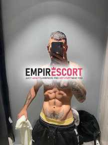 hombre joven tatuado discreto dotado 🔥🍑🍆