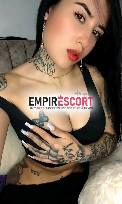 chica joven encantadora y de mente abierta llega para cambiarte tu rutina en cama te espero