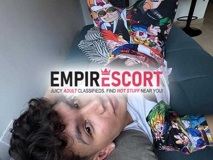 jovencito universitario curioso y sensual
