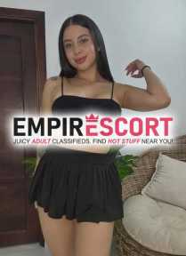 linda señorita sencilla y discreta medias perfecta