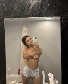 tunja soy melany chica de empaque pequeño totalmente complaciente sexy extrovertida ninfómana multiorgásmica caliente arrecha y sumisa para todos tus gustos y deseos