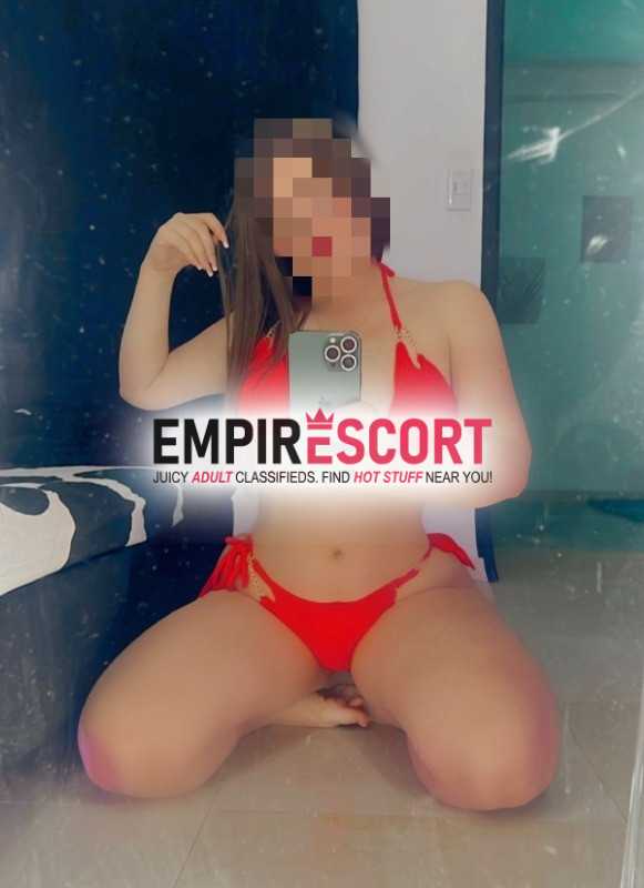 hermosa rubia lista para complacerte
