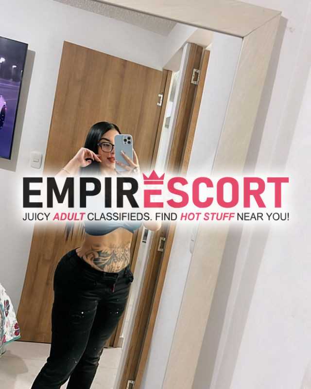 hola amores cómo están soy mujer bella disponible muy sexy para todos webcam virtual ardiente para ti