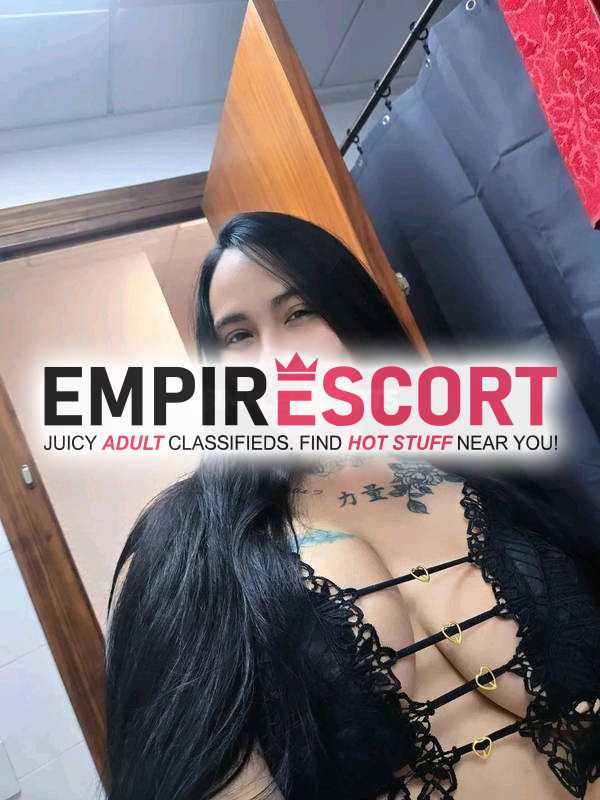 una linda sexi atrevida sensual complaciente llena de pacion