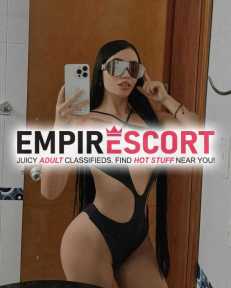 mujer encantadora muy complaciente