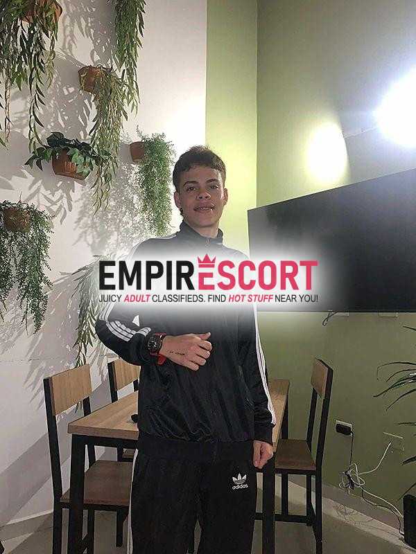 hola me llamo juan felipe soy versátil tengo 20 años yo soy de medellín estoy dispuesto cumplir todas tus fantasías y hacer que te sientas bien