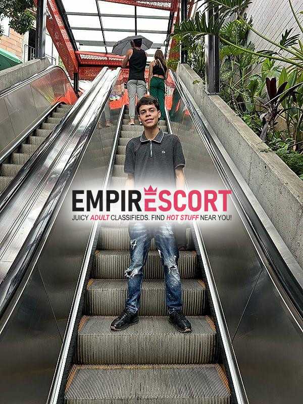 hola me llamo juan felipe soy versátil tengo 20 años yo soy de medellín estoy dispuesto cumplir todas tus fantasías y hacer que te sientas bien