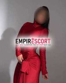manuela beautiful voluptuous brunette escort available for home visits speaks english