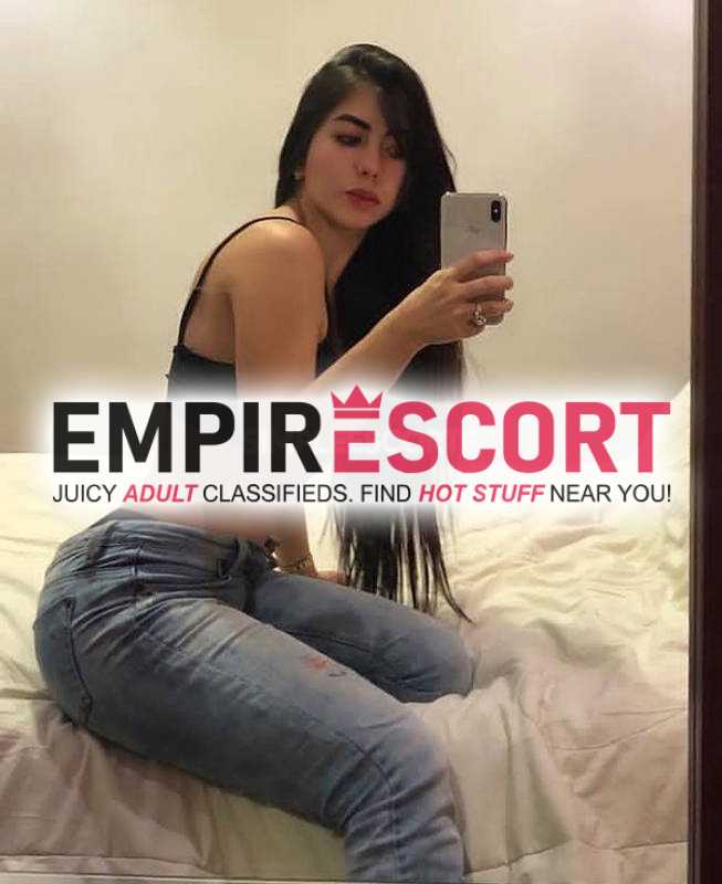 si yo linda chica universitaria me gusta complacer mis clientes y me gusta el sexo al natural