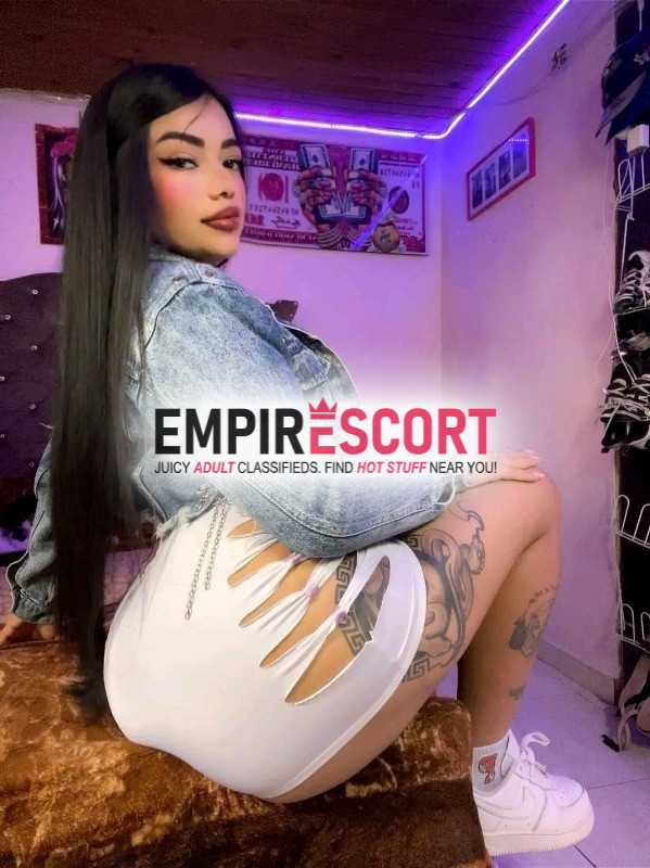 joven dispuesta ser que decees y cumplir todos tus deseos sexuales