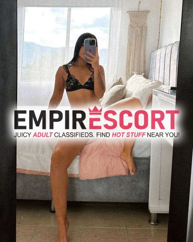 sexy extrovertida y tu complice en cama