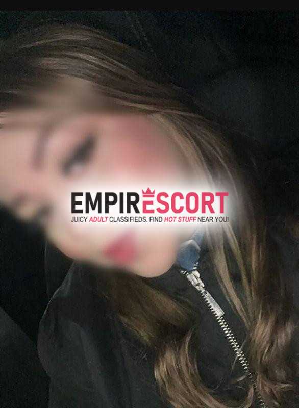 universitaria rubia copito de nieve cara angelical disponible en apartamento privado para tus mas intimos deseos.✨💋