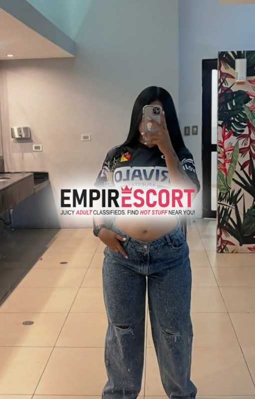 hermosa chica atrevida y pervertida dispuesta complacerte