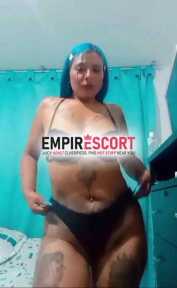hermosa y sexy tatuada lista para llevarte al clÍmax