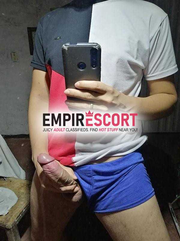 sitio disponible solo serio joven lechero morboso