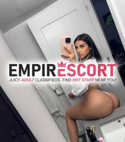 hermosa chica dispuesta complacer todas tus fantasías sexuales