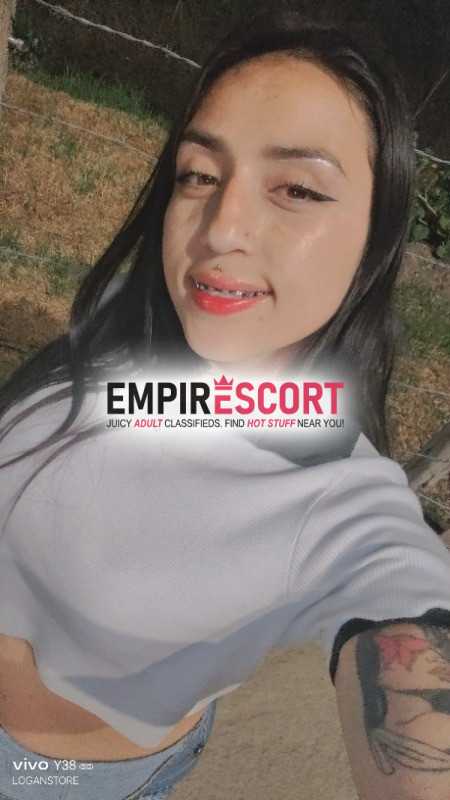 mujer extrovertida dispuesta llevarte al éxtasis de lujuria