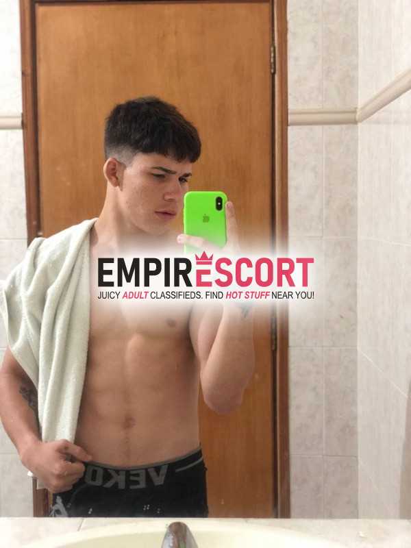 blanquito tatuado bien rico y buen paquete🍆